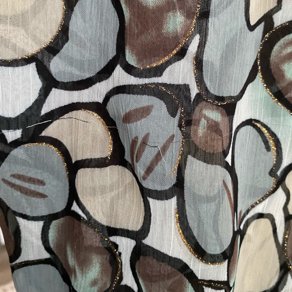 Patterned Halter Blouse - Picture 3 of 3